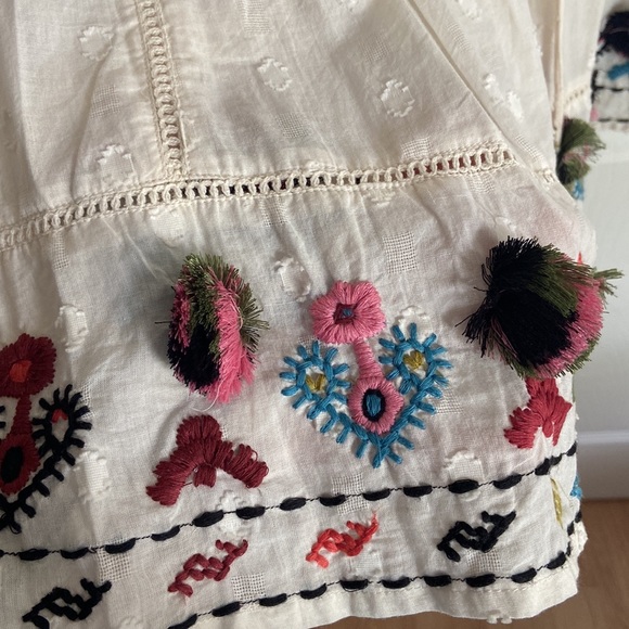 NWT IVY JANE EMBROIDERED TOP - Picture 2 of 3